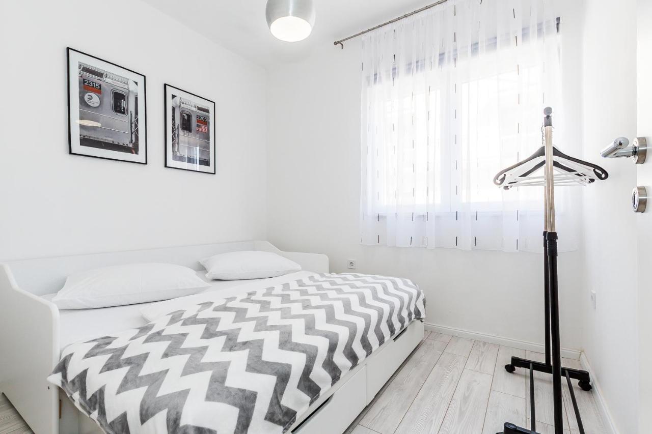 Apartments Tanya Шибеник Екстер'єр фото